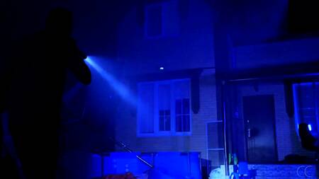 Опасная домохозяйка с большими сиськами устроила ЖМЖ секс с грабителями