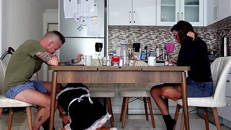 Обкончал горничной всю спину после быстрого секса раком пока не видела жена