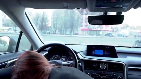 Пьяная московская девушка захотела отсосать в машине вместо фотосессии