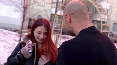 Пьяная московская девушка захотела отсосать в машине вместо фотосессии