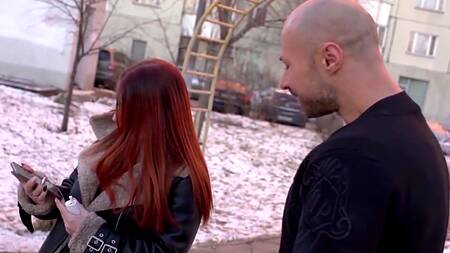 Пьяная московская девушка захотела отсосать в машине вместо фотосессии