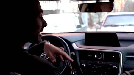 Пьяная московская девушка захотела отсосать в машине вместо фотосессии