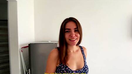 Разработал глотку юной красавицы длинным членом во время глубокого минета