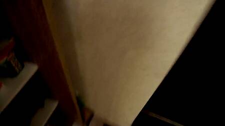 Сексуальная девушка курьер отработала большие чаевые своей тугой пиздой