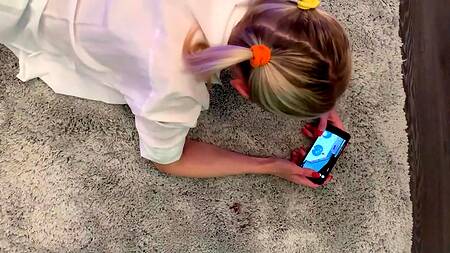 Выебал круглозадую блондинку в сетчатых колготках в каждую дырку по очереди