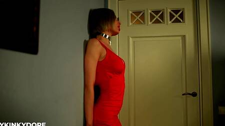 Жаркую блондинку грубо оттрахали раком и воспользовались ртом для глубокого минета