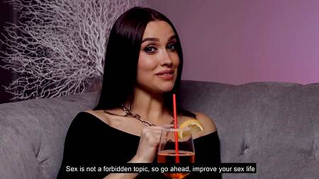 Новый выпуск Hype Show с элитными шлюшками, готовыми на необычное порно