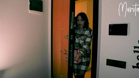 Сынок первым оттрахал развратную рыжую мачеху в сексуальном белье