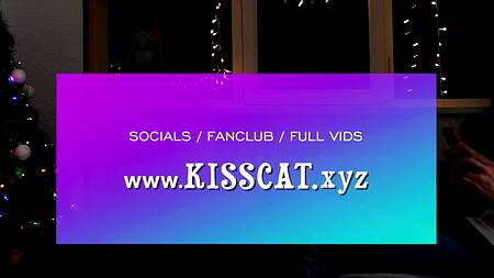 Неопытная крошка учится сосать и трахаться с лучшим другом ради нового бойфренда