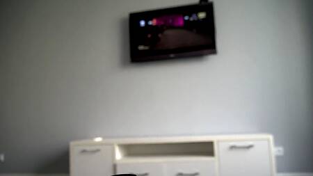 Шлюховатая блондинка трахается с родным братом в качестве новогоднего подарка