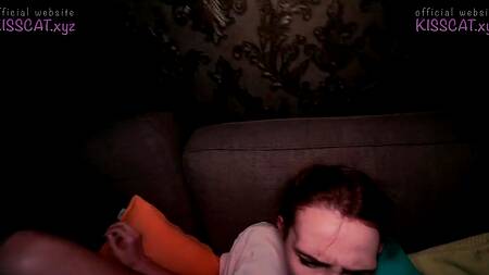 Дерзко выебал худенькую студентку за то, что смотрела порнушку и мастурбировала