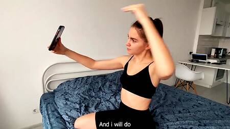 Худенькая телочка со стройной фигурой уделит внимание возбужденному бойфренду