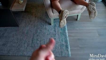 Что, может ляжешь на пол, а я попрыгаю? — предлагает блондинка на 04:58. Блядь, возьми меня — просит малышка на 05:08. Прыгает на члене и её киска течёт капелькой женской спермы на 09:09; вскрикивает от оргазма на 09:13. Сочная писечка вблизи на 10:36,