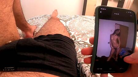 Насмотрелся на голые сиськи и решил подкатить к сестре с расчётом трахнуть ее