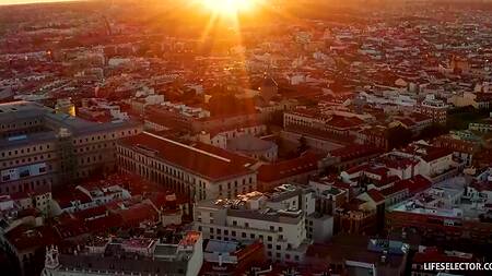 Сексуальная русская сучка с большими сиськами заглаживает вину трахаясь