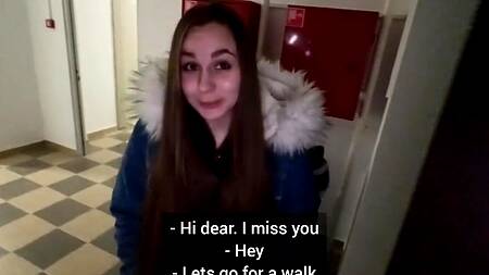 Похотливая пышка сделала глубокий минет бойфренду в лифте, соскучившись по его члену