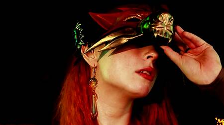 Сексуальный косплей с рыженькой нимфой дрочащей анал и трахающейся раком