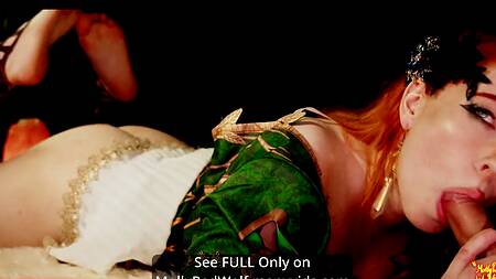 Сексуальный косплей с рыженькой нимфой дрочащей анал и трахающейся раком