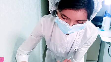 одставляет свою сочную киску на 09:30. Влажная киска течёт белой женской спермой на 10:00. Ласкает её писю крупным планом на 13:09   Автор:Webtolove  Категория: русское