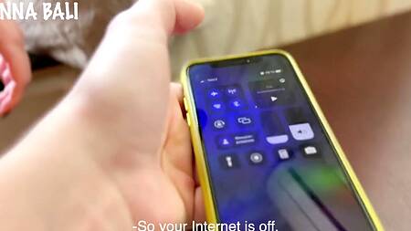 Сучка просит её пошлёпать по попке с 06:24; придушивает себя на 06:30; трах на подоконнике крупным планом на 07:11; дрочит член брату на 07:57, 08:45   Модель:Anna Bali  Категория: русское