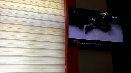 Приукрасил спермой жопу стройной русской соседки, которая не может долго не трахаться