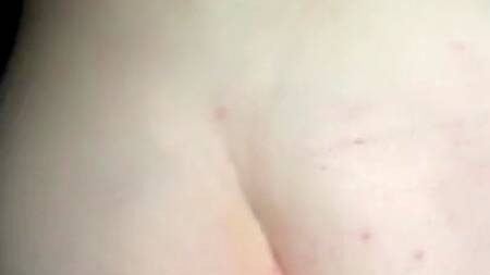 Отдолбил раком наглую соседку по купе большим хуем за то, что заняла его место