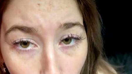 Отдолбил раком наглую соседку по купе большим хуем за то, что заняла его место