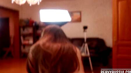 Засадил толстенный член в тугую щель молоденькой горничной против ее воли