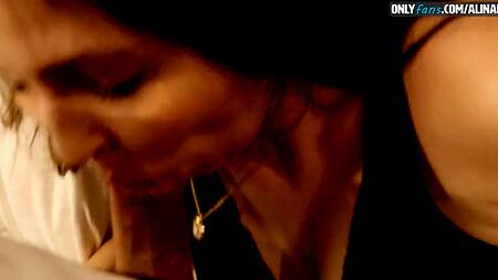 Молодой неопытный грабитель не выдержал и выебал красивую телочку