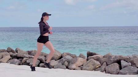 Красивая соска  Кристина показывает порно высшего класса