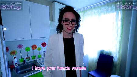 Риелторша и квартирку успешно сдала и сексиком занялась