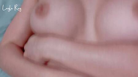 Телка с упругой попкой дико возбудилась и парень не удержался, чтобы не кончить прямо ей в письку