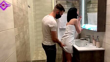 Красотка снова опоздает на работу, ведь парню снова захотелось трахаться