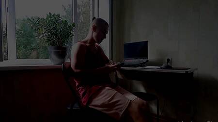 Студентка подрабатывала репетитором для одногруппника, но теперь стала и его давалкой