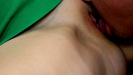 Любимый отчим как следует оттарабанил пизду падчерицы, когда её мама ушла по делам