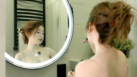 Японка с аппетитной фигуркой трахается на репетиции с партнёром по танцам и балетмейстером