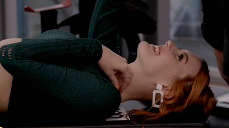 Рыжая бестия соблазнила фитнес тренера и показала ему что такое горячий секс