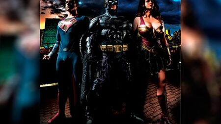 Порно филь: Бэтмен против Супермена XXX: порнопародия с русским переводом