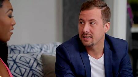 Негритянка расплачивается сексом с юристом