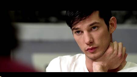 Студент в библиотеке трахает рыжую художницу