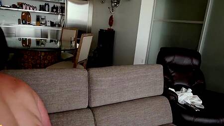 Обожающая трахаться раком толстушка оказалась на большом черном хую после глубокого минета