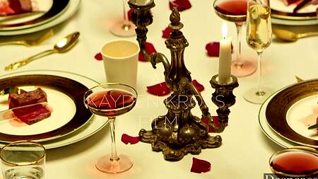 Бесподобная оргия с известными порноактрисами жаждущими жесткой долбежки