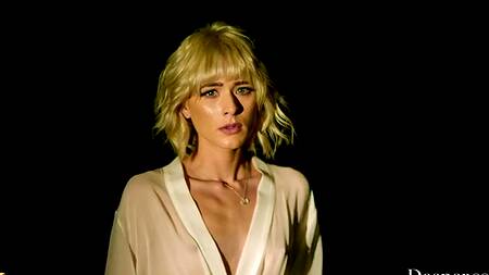 Бесподобная оргия с известными порноактрисами жаждущими жесткой долбежки