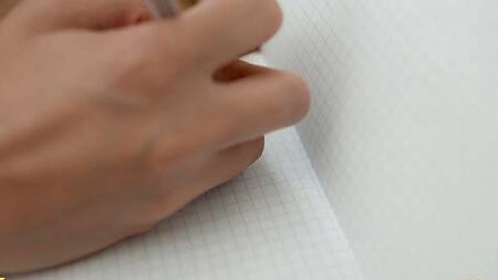 Разтрахал обе узкие дырочки очаровательной брюнетки после игры в морской бой