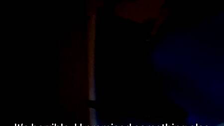 Полный рот спермы у развратной риелторши с анальной пробкой в жопе