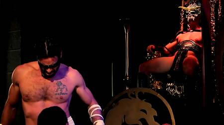 Девка побеждает мужика в поединке и овладевает его членом