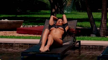 Увидела как подруга моется и вылизала её киску