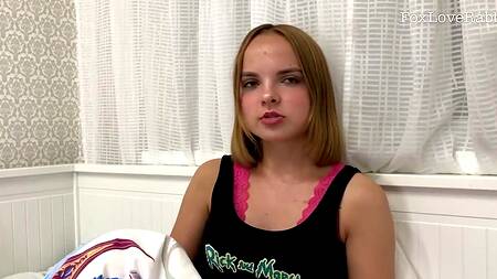 Братик накончал в рот миленькой сестре после откровенных разговоров о сексе