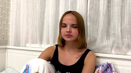 Братик накончал в рот миленькой сестре после откровенных разговоров о сексе