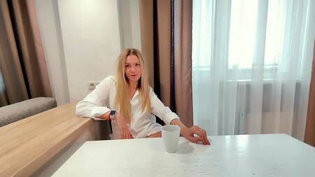 Взбодрил блондинку хуем, устроив классный утренний секс с видом на красивую попку